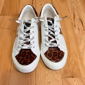 Vintage Havana size 8.5 like new- only worn once.